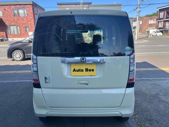 Ｎ－ＢＯＸ 　両側スライド・片側電動　スマートキー　アイドリングストップ　電動格納ミラー　ベンチシート　ＣＶＴ　盗難防止システム　ＡＢＳ　ＥＳＣ　ＣＤ　ミュージックプレイヤー接続可　アルミホイール　エアコン（16枚目）