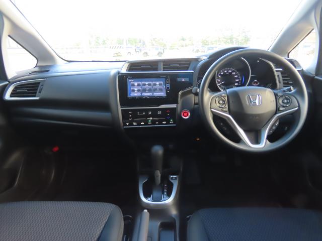 フィット 13G・Lホンダセンシング 純正ナビ エンスタ TVフル リアカメラ ETC 4WD オートクルーズコントロール DVD再生 アイドリングストップ USB入力端子 衝突防止システム LEDヘッドランプ 横滑り防止装置 エアバッグ(11枚目)