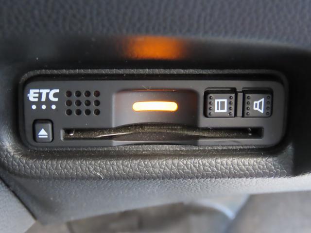 フィット 13G・Lホンダセンシング 純正ナビ エンスタ TVフル リアカメラ ETC 4WD オートクルーズコントロール DVD再生 アイドリングストップ USB入力端子 衝突防止システム LEDヘッドランプ 横滑り防止装置 エアバッグ(16枚目)