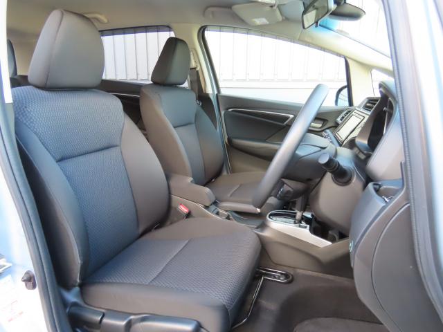 フィット 13G・Lホンダセンシング 純正ナビ エンスタ TVフル リアカメラ ETC 4WD オートクルーズコントロール DVD再生 アイドリングストップ USB入力端子 衝突防止システム LEDヘッドランプ 横滑り防止装置 エアバッグ(18枚目)