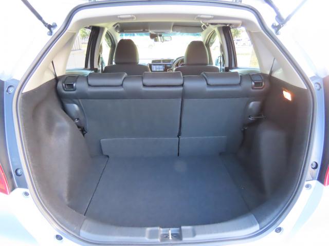 フィット 13G・Lホンダセンシング 純正ナビ エンスタ TVフル リアカメラ ETC 4WD オートクルーズコントロール DVD再生 アイドリングストップ USB入力端子 衝突防止システム LEDヘッドランプ 横滑り防止装置 エアバッグ(21枚目)