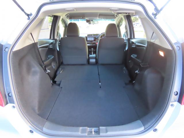 フィット 13G・Lホンダセンシング 純正ナビ エンスタ TVフル リアカメラ ETC 4WD オートクルーズコントロール DVD再生 アイドリングストップ USB入力端子 衝突防止システム LEDヘッドランプ 横滑り防止装置 エアバッグ(22枚目)