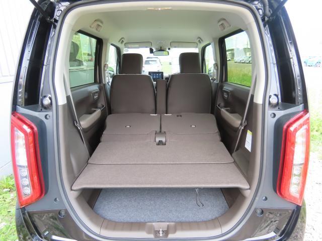 リヤシートを前に倒すとご覧のような広大なラゲッジスペースが作れます。是非一度実車でご確認下さい。