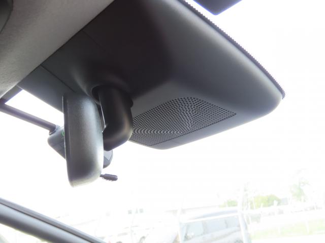 フィット ｅ：ＨＥＶホーム　当社試乗車　純正ナビ　夏冬タイヤ付　３カメラドラレコ　ＴＶフル　リアカメラ　ＥＴＣ（2枚目）