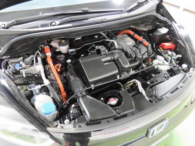 フィット ｅ：ＨＥＶホーム　当社試乗車　純正ナビ　夏冬タイヤ付　３カメラドラレコ　ＴＶフル　リアカメラ　ＥＴＣ（10枚目）