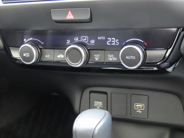フィット ｅ：ＨＥＶホーム　当社試乗車　純正ナビ　夏冬タイヤ付　３カメラドラレコ　ＴＶフル　リアカメラ　ＥＴＣ（14枚目）