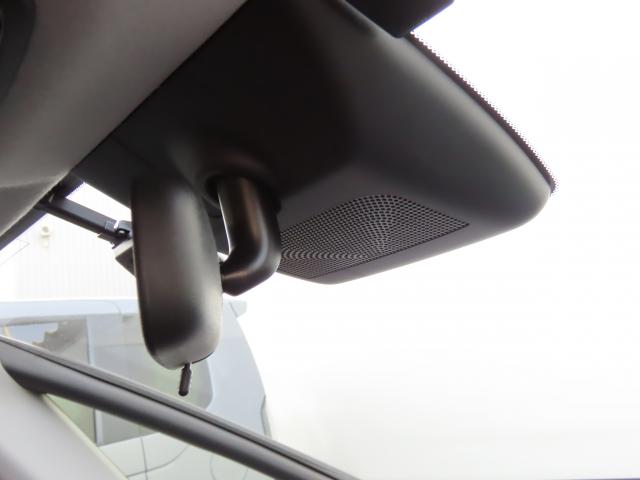 フィット ホーム　当社試乗車　純正ナビ　夏冬タイヤ付　ＴＶフル　リアカメラ　ＥＴＣ（2枚目）