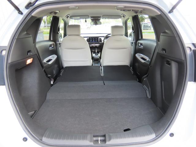 フィット ｅ：ＨＥＶホーム　車検整備付　純正９インチナビ　ナビ連動前後ドラレコ　ＴＶフル　リアカメラ　ＥＴＣ（22枚目）