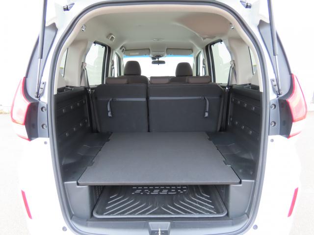 フリード+ G・ホンダセンシング 車検整備付 純正ナビ 夏冬タイヤ付 TVフル リアカメラ ETC 4WD 両側電動スライドドア シートヒーター オートクルーズコントロール DVD再生 アイドリングストップ USB入力端子 エアバッグ(20枚目)