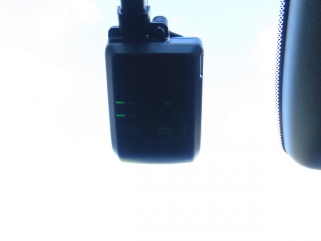フィット e:HEVホーム 当社使用レンタカー 純正9インチナビ 夏冬タイヤ付 ドラレコ TVフル リアカメラ EETC(4枚目)