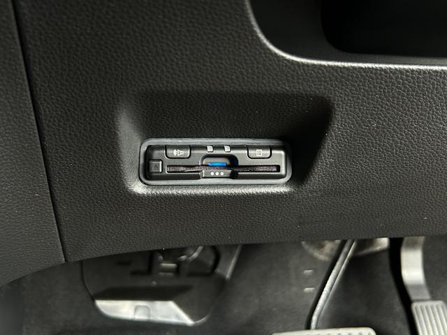 フィット e:HEVホーム 当社試乗車 純正9インチナビ 夏冬タイヤ付 ドラレコ TVフル リアカメラ ETC(16枚目)