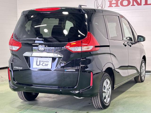 フリードハイブリッド ハイブリッド・Ｇ　当社使用レンタカー　純正９インチナビ　夏冬タイヤ付　ドラレコ　ＴＶフル　リアカメラ　ＥＴＣ（8枚目）