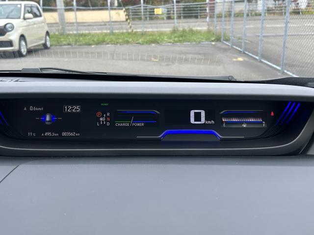 フリードハイブリッド ハイブリッド・クロスターブラックスタイル 当社使用レンタカー 純正9インチナビ 夏冬タイヤ付 ドラレコ TVフル リアカメラ ETC(13枚目)