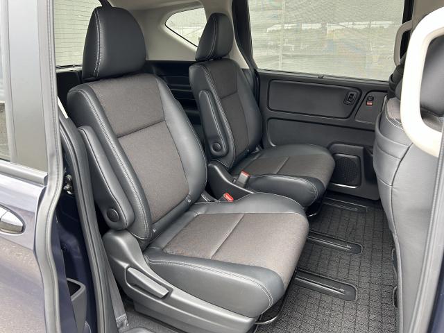 フリードハイブリッド ハイブリッド・クロスターブラックスタイル 当社使用レンタカー 純正9インチナビ 夏冬タイヤ付 ドラレコ TVフル リアカメラ ETC(18枚目)