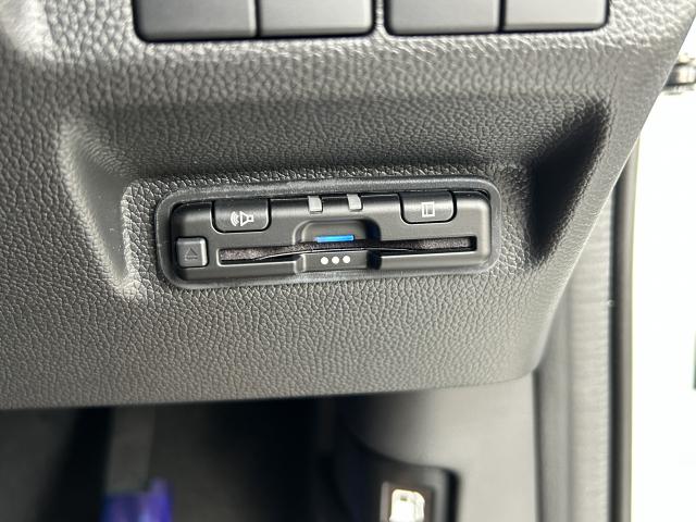 フリード+ハイブリッド ハイブリッドGブラックスタイル 当社使用レンタカー 純正9インチナビ 夏冬タイヤ付 ドラレコ TVフル リアカメラ ETC(16枚目)