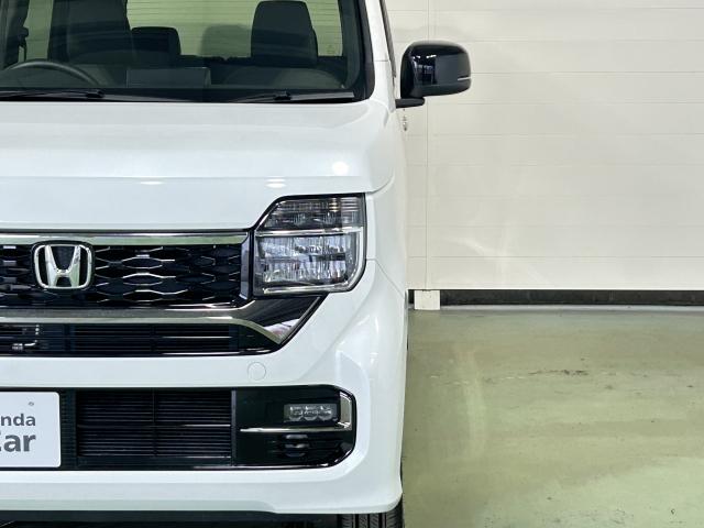 ＬＥＤヘッドライトは、点灯の瞬間から光量を発揮し、突然暗くなるトンネルなどでの安定感を高めます。