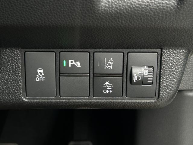 ＶＳＡ（横滑り抑制とタイヤ空転抑制、ＡＢＳを統合した挙動安定化システム）装備です！車の急激な動きの変化を抑え、滑りやすい道でも安心して運転できます！