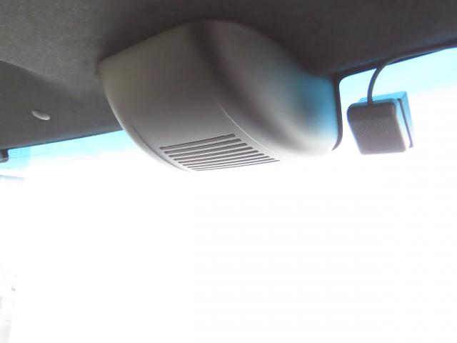 Ｎ－ＢＯＸカスタム Ｌ　純正ナビ　ＴＶフル　リアカメラ　ＥＴＣ　４ＷＤ　両側スライド・片側電動　アルミホイール　シートヒーター　オートクルーズコントロール　アイドリングストップ　ＵＳＢ入力端子　衝突防止システム（2枚目）