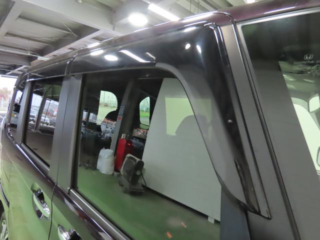 Ｎ－ＢＯＸカスタム Ｌ　純正ナビ　ＴＶフル　リアカメラ　ＥＴＣ　４ＷＤ　両側スライド・片側電動　アルミホイール　シートヒーター　オートクルーズコントロール　アイドリングストップ　ＵＳＢ入力端子　衝突防止システム（9枚目）