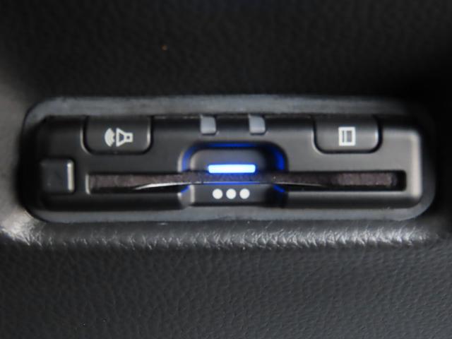 フィット e:HEVホームブラックスタイル 当社使用レンタカー 純正9インチナビ 夏冬タイヤ付 ドラレコ TVフル リアカメラ ETC(15枚目)