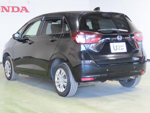 フィット ｅ：ＨＥＶホーム　純正８インチナビ　ＴＶフル　リアカメラ　夏冬タイヤ付　ＥＴＣ（7枚目）