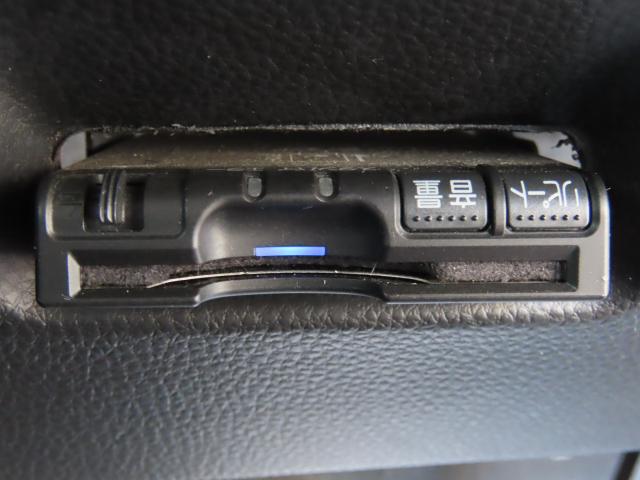 フィット ｅ：ＨＥＶホーム　純正８インチナビ　ＴＶフル　リアカメラ　夏冬タイヤ付　ＥＴＣ（16枚目）