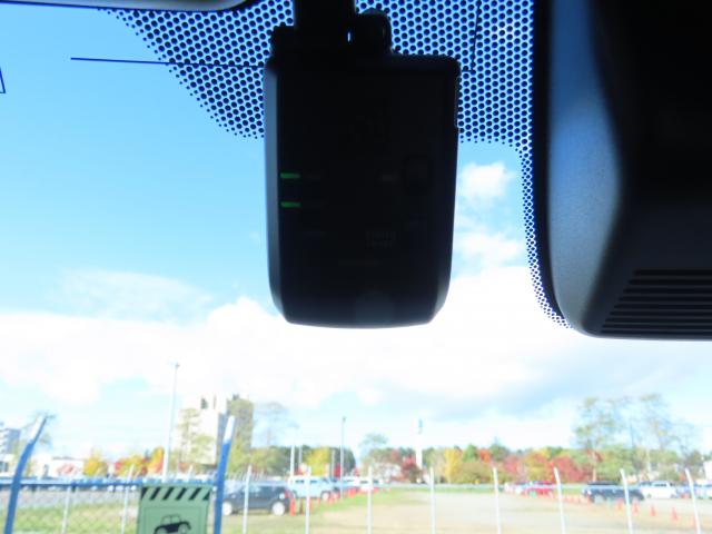 Ｎ－ＯＮＥ プレミアムツアラー　当社使用レンタカー　純正８インチナビ　夏冬タイヤ付　ＴＶフル　リアカメラ　ＥＴＣ（4枚目）