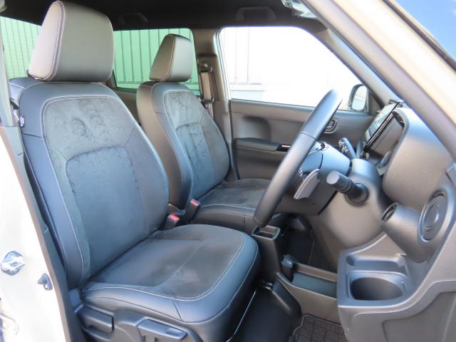 Ｎ－ＯＮＥ プレミアムツアラー　当社使用レンタカー　純正８インチナビ　夏冬タイヤ付　ＴＶフル　リアカメラ　ＥＴＣ（18枚目）