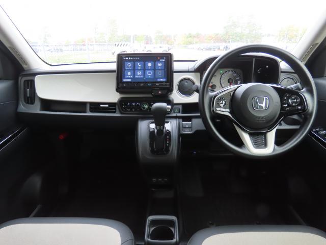 視認性に優れたインパネ周り、視界のよさも安全性の向上に一役かってます。