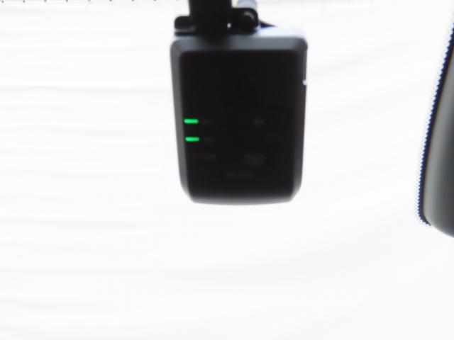 フィット e:HEVホーム 当社使用レンタカー 純正9インチナビ 夏冬タイヤ付 TVフル リアカメラ ETC(4枚目)