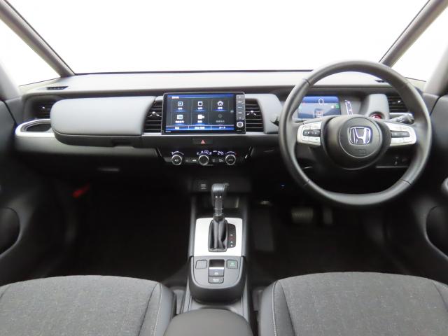 フィット e:HEVホーム 当社使用レンタカー 純正9インチナビ 夏冬タイヤ付 TVフル リアカメラ ETC(11枚目)