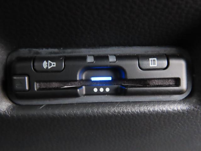 フィット e:HEVホーム 当社使用レンタカー 純正9インチナビ 夏冬タイヤ付 TVフル リアカメラ ETC(16枚目)