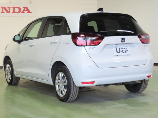 フィット e:HEVホーム 当社試乗車 純正9インチナビ 夏冬タイヤ付 ドラレコ TVフル リアカメラ ETC(8枚目)