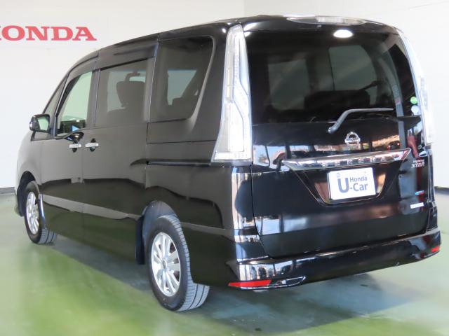 セレナ ハイウェイスターＶセレクション＋セーフティ　日産ナビ　アルパインリアモニター　夏冬タイヤ付　ＴＶフル　ＥＴＣ　４ＷＤ　アルミホイール　アイドリングストップ　ＬＥＤヘッドランプ　スマートキー　横滑り防止装置　エアバッグ　エアコン（6枚目）