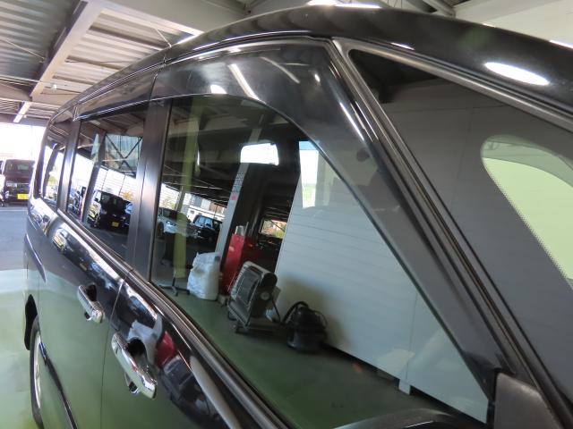 セレナ ハイウェイスターＶセレクション＋セーフティ　日産ナビ　アルパインリアモニター　夏冬タイヤ付　ＴＶフル　ＥＴＣ　４ＷＤ　アルミホイール　アイドリングストップ　ＬＥＤヘッドランプ　スマートキー　横滑り防止装置　エアバッグ　エアコン（9枚目）