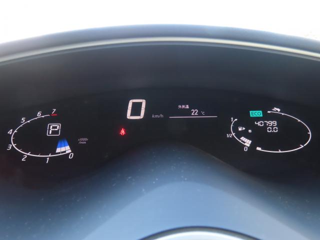 セレナ ハイウェイスターＶセレクション＋セーフティ　日産ナビ　アルパインリアモニター　夏冬タイヤ付　ＴＶフル　ＥＴＣ　４ＷＤ　アルミホイール　アイドリングストップ　ＬＥＤヘッドランプ　スマートキー　横滑り防止装置　エアバッグ　エアコン（13枚目）