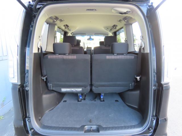 セレナ ハイウェイスターＶセレクション＋セーフティ　日産ナビ　アルパインリアモニター　夏冬タイヤ付　ＴＶフル　ＥＴＣ　４ＷＤ　アルミホイール　アイドリングストップ　ＬＥＤヘッドランプ　スマートキー　横滑り防止装置　エアバッグ　エアコン（21枚目）