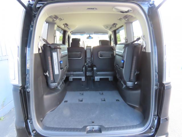 セレナ ハイウェイスターＶセレクション＋セーフティ　日産ナビ　アルパインリアモニター　夏冬タイヤ付　ＴＶフル　ＥＴＣ　４ＷＤ　アルミホイール　アイドリングストップ　ＬＥＤヘッドランプ　スマートキー　横滑り防止装置　エアバッグ　エアコン（22枚目）