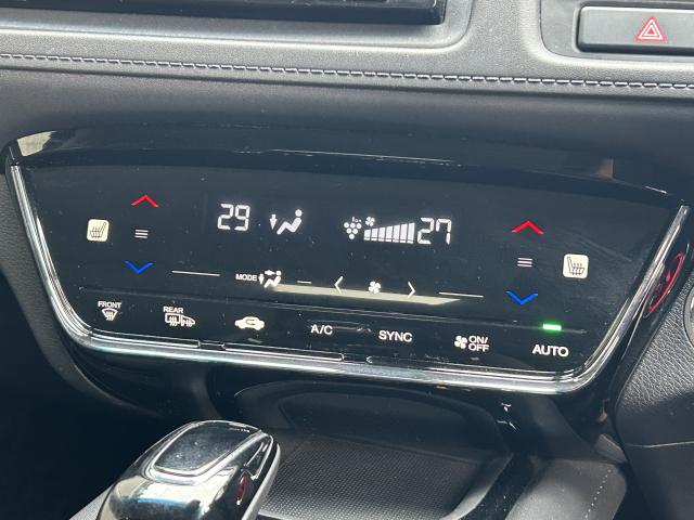 オートエアコンなので、スイッチひとつでオールシーズン快適に過ごすことができます。