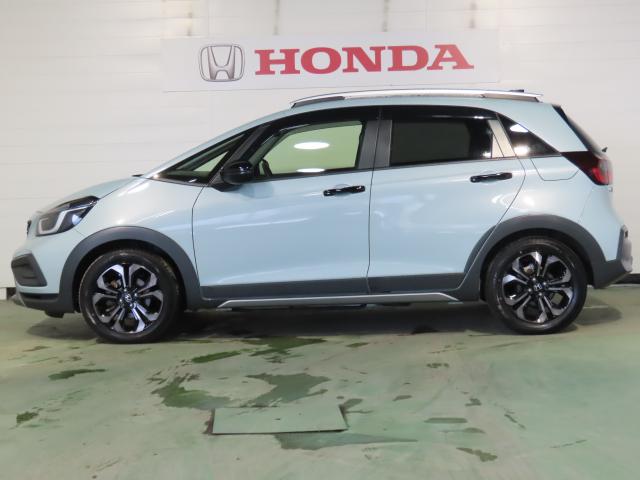 フィット ｅ：ＨＥＶクロスター　当社使用車　純正ナビ　夏冬タイヤ付　前後ドラレコ　エンスタ　ＴＶフル　リアカメラ　ＥＴＣ（6枚目）