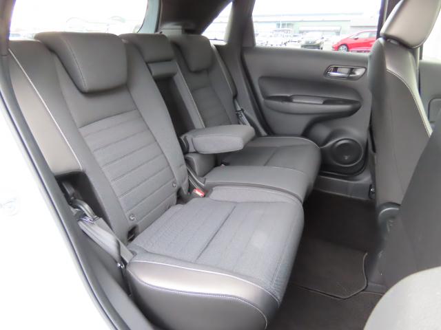 フィット ｅ：ＨＥＶクロスター　当社使用車　純正ナビ　夏冬タイヤ付　前後ドラレコ　エンスタ　ＴＶフル　リアカメラ　ＥＴＣ（20枚目）