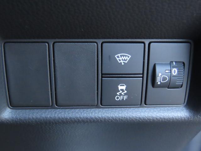 フィット ホーム 4WD メモリーナビ ETC バックカメラ フルセグ オートクルーズコントロール DVD再生 アイドリングストップ USB入力端子 衝突防止システム LEDヘッドランプ ドライブレコーダー(18枚目)