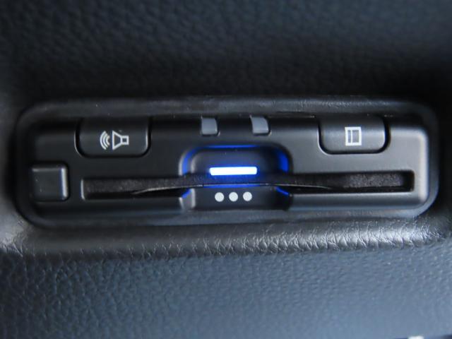 フィット ホーム 4WD メモリーナビ ETC バックカメラ フルセグ オートクルーズコントロール DVD再生 アイドリングストップ USB入力端子 衝突防止システム LEDヘッドランプ ドライブレコーダー(19枚目)