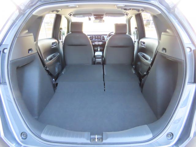 フィット ホーム 4WD メモリーナビ ETC バックカメラ フルセグ オートクルーズコントロール DVD再生 アイドリングストップ USB入力端子 衝突防止システム LEDヘッドランプ ドライブレコーダー(25枚目)