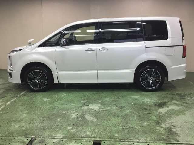 アーバンギア 2.2 G ディーゼルターボ 4WD(8枚目)