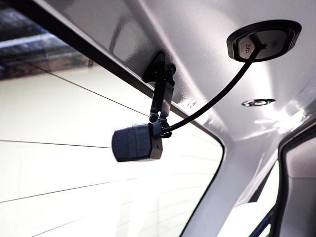 ����h���C�u���R�[�_�[�ł��I�h���C�u���R�[�_�[�͉f���E�����Ȃǂ��L�^���鎩���ԗp�̎ԍڑ��u�̂��Ƃł��B�������̎��̂̍ۂ͂������A���s�̍ۂ̎v���o�Ƃ��ăh���C�u�f�����y���ނ��Ƃ��\�ł��I