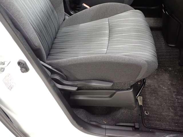 �^�]�Ȃɂ̓��o�[�ŃV�[�g�����𒲐߂ł���n�C�A�W���X�^�[�𑕔����̊i�ɍ��킹���|�W�V������ݒ�o���܂���