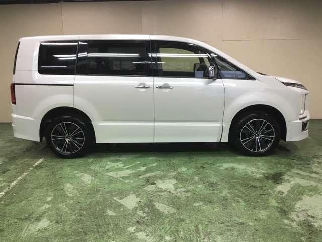 アーバンギア 2.2 G ディーゼルターボ 4WD(7枚目)