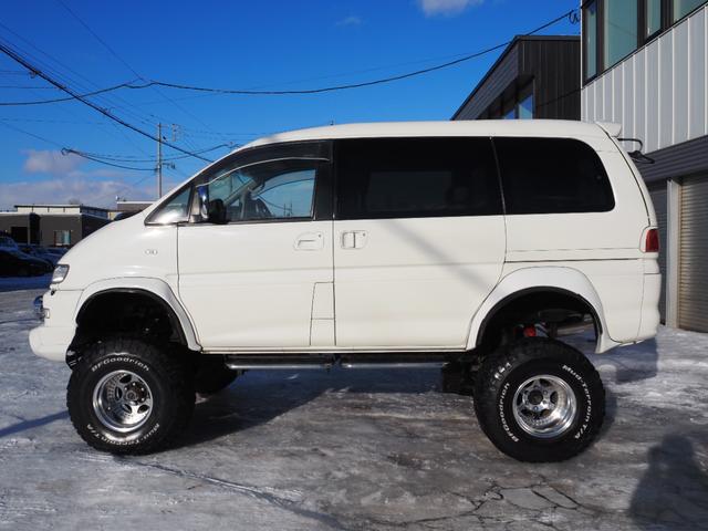 デリカスペースギア シャモニー　４ＷＤ・ボディリフトアップ・ランチョ足回り・サビ少ない本州車両・寒冷地仕様２ＢＴ・サクソンマフラー・ＪＡＯＳアンダーカバー・社外ラテラルロッド・社外ナビ・Ｂカメラ・ＤＶＤ再生・ＥＴＣ・フォグランプ（9枚目）