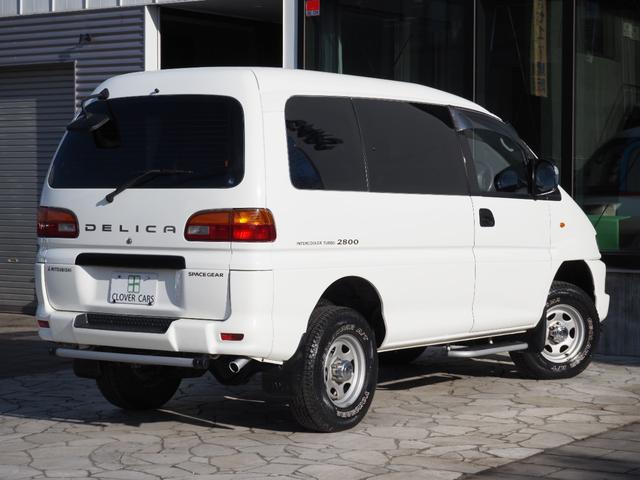 デリカスペースギア 　４ＷＤディーゼルターボ・ハイルーフ・本州車両・走行８２７００ｋｍ・フルノーマル・禁煙車・社外ナビ・Ｂカメラ・フルセグ・Ｂｌｕｅｔｏｏｔｈ・ＥＴＣ・ＤＶＤ・ＡＢＳ（6枚目）